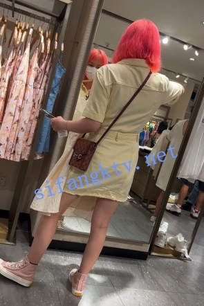 trump621【 KFC-425 】⭐⭐粉红靓女试衣服。短裙碎花NN可爱系